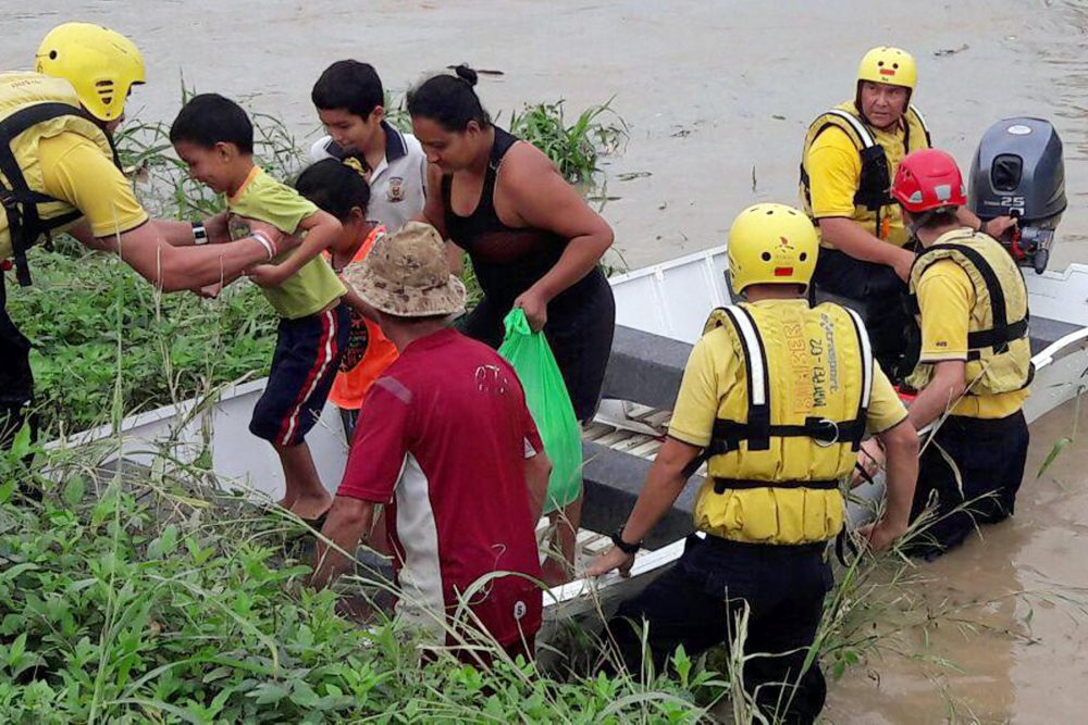 Emergency crews evacuated residents of communities in the Northern and Caribbean regions of Costa Rica on Nov. 23. (c) The Tico Times.